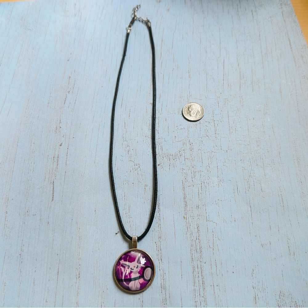 Pokémon Espion Necklace‎